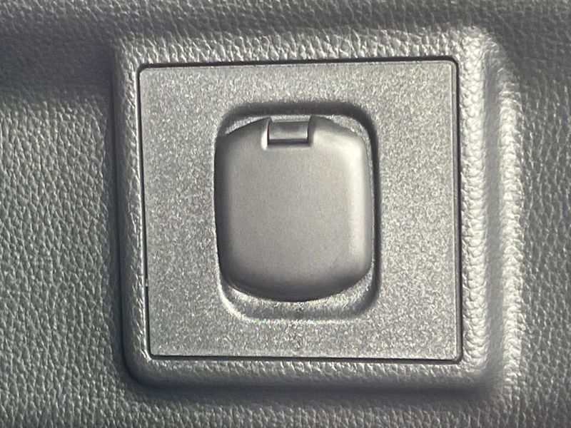 2026 Toyota Land Cruiser 250 3BA-TRJ250W (UW-6a7a94a3bc048)[17]