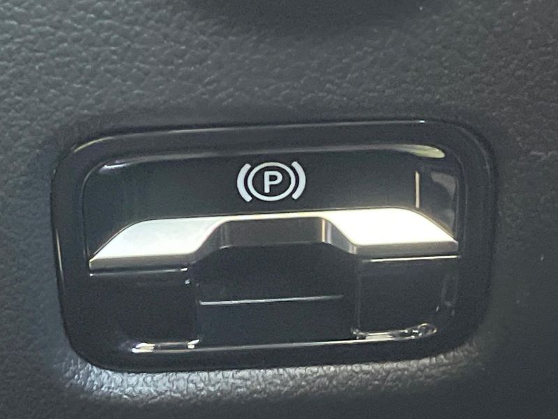 2023 Mercedes Benz C Class 3CA-206004C (UW-6a7a94b883dd5)[29]