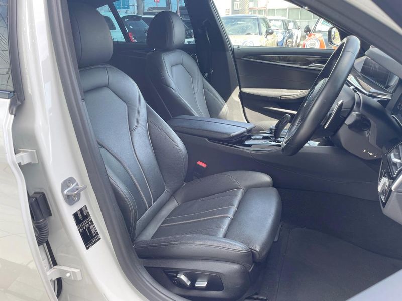 2018 BMW 5 Series LDA-JC20 (UW-6a7a94c0ed8ba)[3]