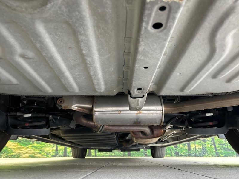 2017 Toyota Voxy DBA-ZRR80W (UW-6a7a94ed247e0)[27]