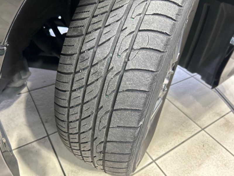 2017 Toyota Voxy DBA-ZRR80W (UW-6a7a94ed247e0)[13]