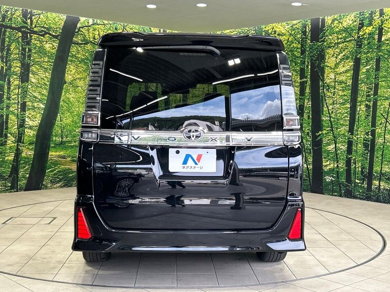 2017 Toyota Voxy DBA-ZRR80W (UW-6a7a94ed247e0)[21]