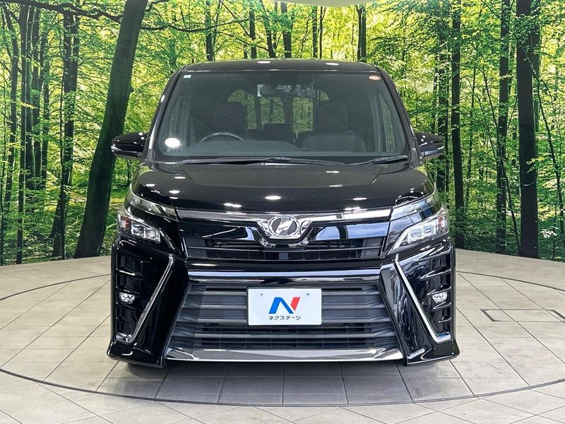 2017 Toyota Voxy DBA-ZRR80W (UW-6a7a94ed247e0)[17]