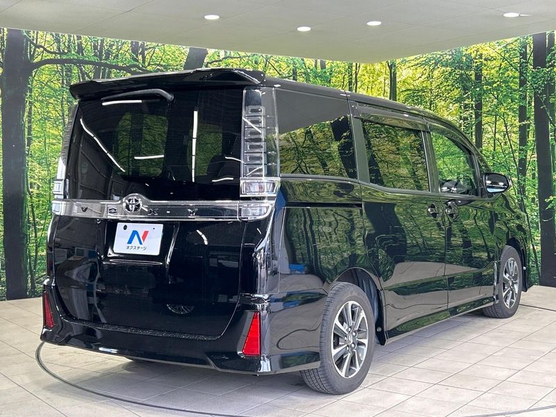2017 Toyota Voxy DBA-ZRR80W (UW-6a7a94ed247e0)[20]