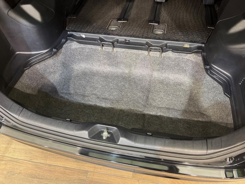 2017 Toyota Esquire DBA-ZRR85G (UW-6a7a94f99a5cb)[7]