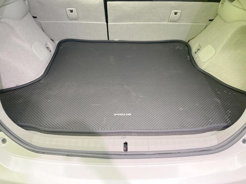 2014 Toyota Prius DAA-ZVW30 (UW-6a7a950d8575b)[14]