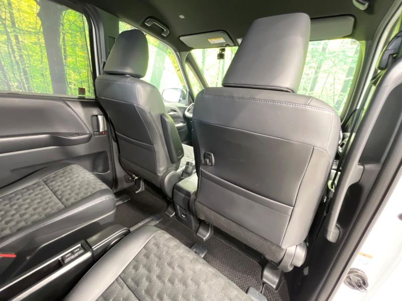 2025 Toyota Voxy 6AA-ZWR90W (UW-6a7a9539aed5d)[17]