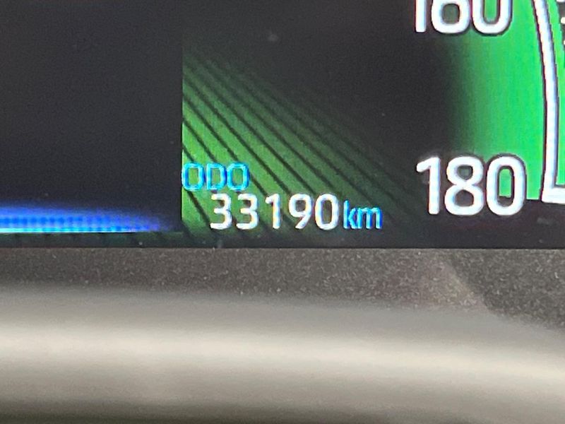 2022 Toyota Voxy 6AA-ZWR90W (UW-6a7a953c98ec9)[2]
