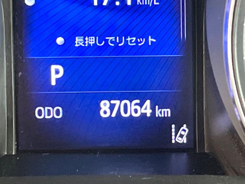 2018 Toyota C-HR DAA-ZYX10 (UW-6a7a954155f53)[2]