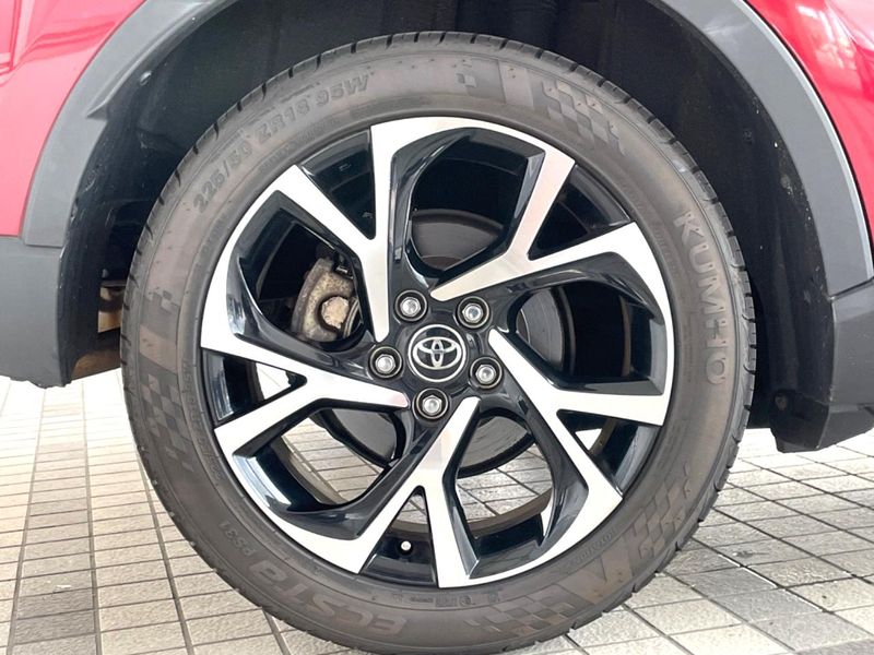 2018 Toyota C-HR DAA-ZYX10 (UW-6a7a954155f53)[17]