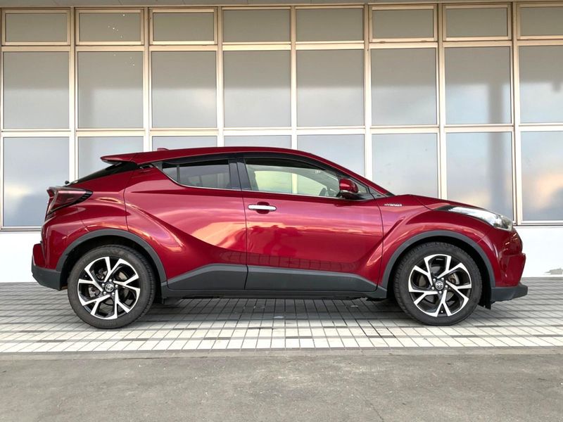 2018 Toyota C-HR DAA-ZYX10 (UW-6a7a954155f53)[25]