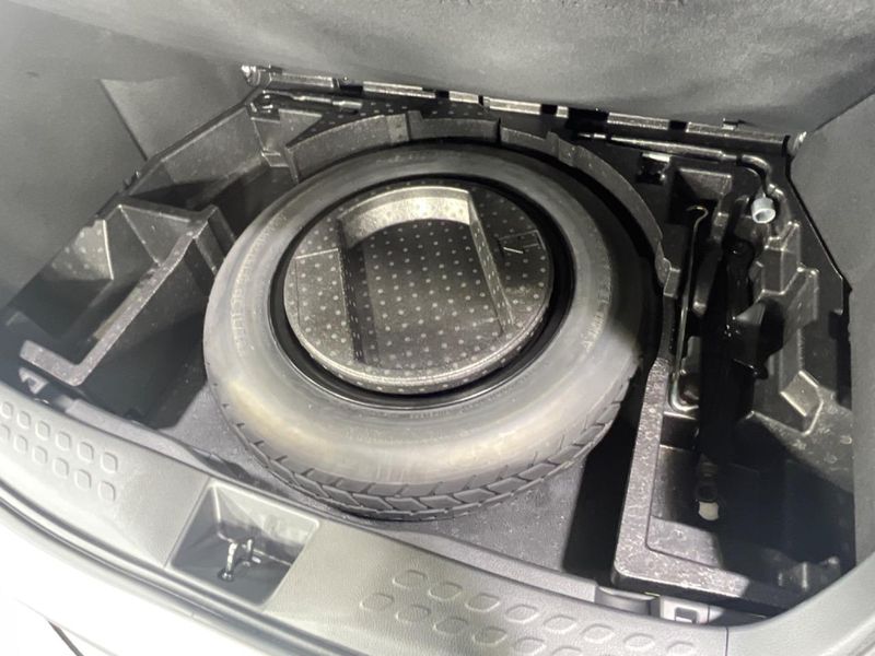 2018 Toyota C-HR DAA-ZYX10 (UW-6a7a95418119e)[16]