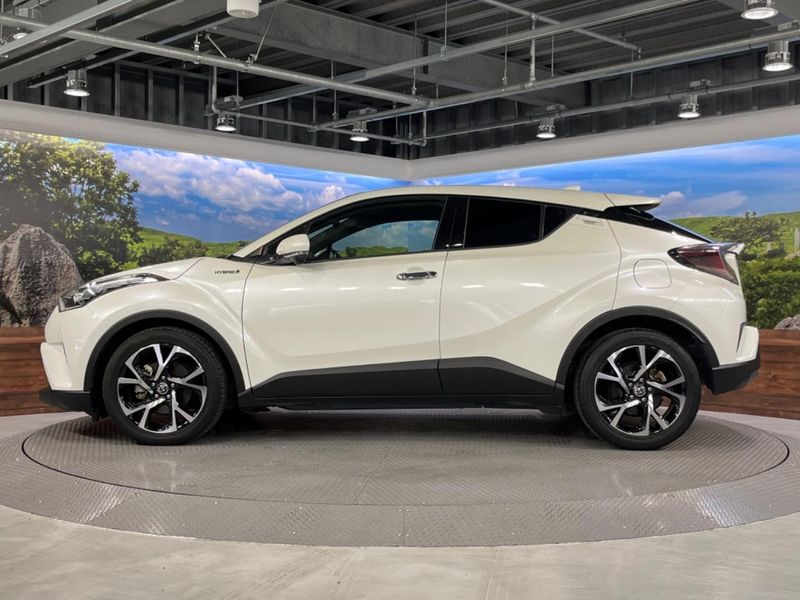 2018 Toyota C-HR DAA-ZYX10 (UW-6a7a95418119e)[12]