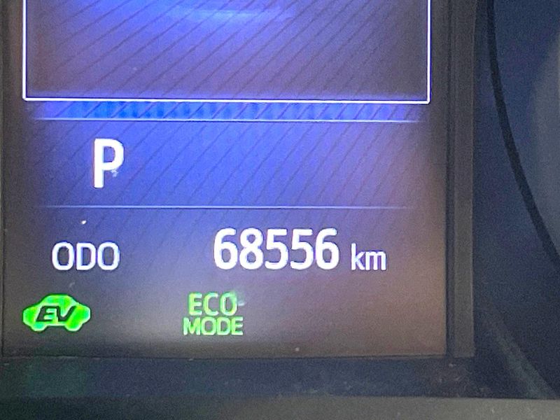 2018 Toyota C-HR DAA-ZYX10 (UW-6a7a95430c4cb)[2]