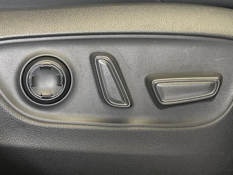 2021 Toyota Harrier Hybrid 6AA-AXUH80 (UW-6a7be2bd1f512)[23]