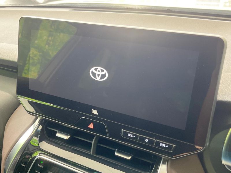 2023 Toyota Harrier Hybrid 6AA-AXUH80 (UW-6a7be2bea017e)[24]