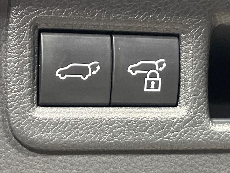 2022 Toyota Harrier Hybrid 6AA-AXUH85 (UW-6a7be2c740720)[16]