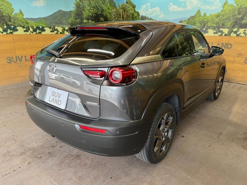 2022 Mazda MX-30 5AA-DREJ3P (UW-6a7be3364f7dd)[27]