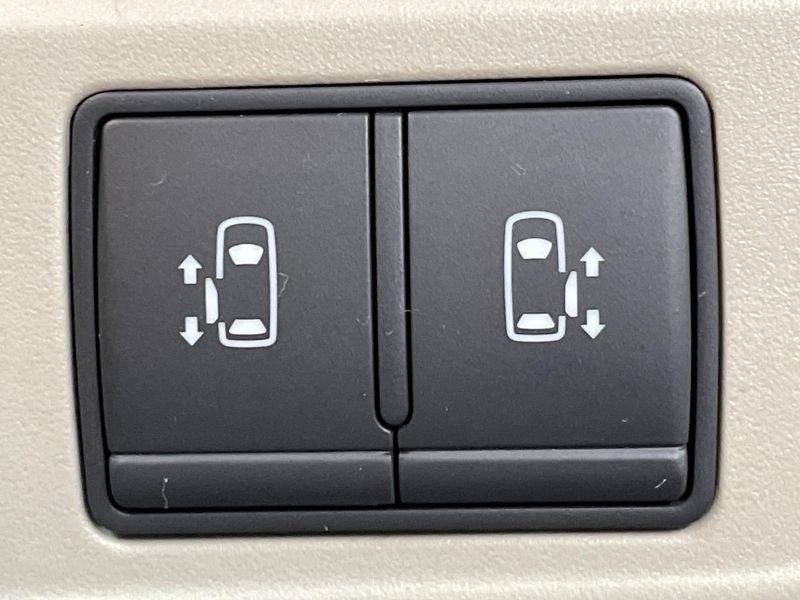 2016 Nissan Serena DAA-GC27 (UW-6a7be359e35f5)[5]