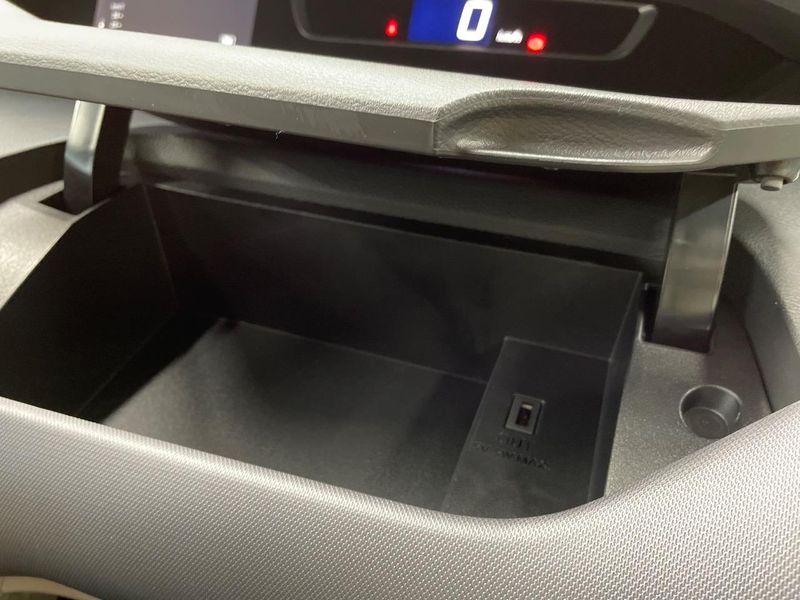 2016 Nissan Serena DAA-GC27 (UW-6a7be359e35f5)[10]
