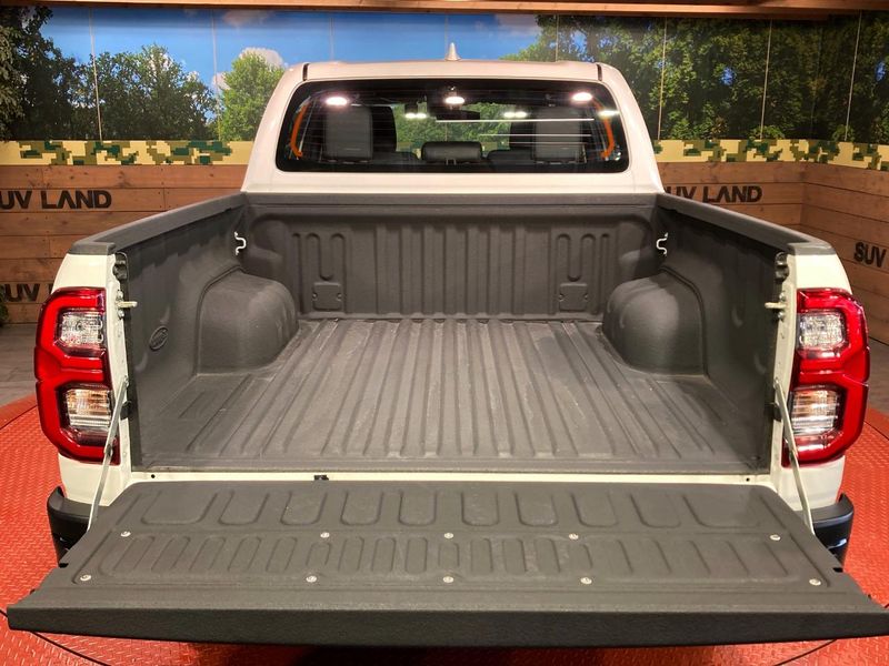 2023 Toyota Hilux 3DF-GUN125 (UW-6a7be395662e9)[26]
