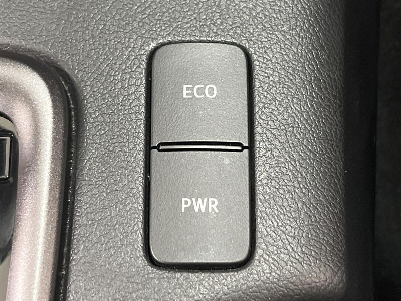 2023 Toyota Hilux 3DF-GUN125 (UW-6a7be395e8b0a)[14]
