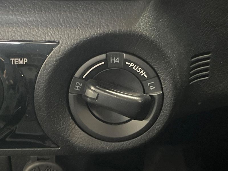 2023 Toyota Hilux 3DF-GUN125 (UW-6a7be395e8b0a)[15]
