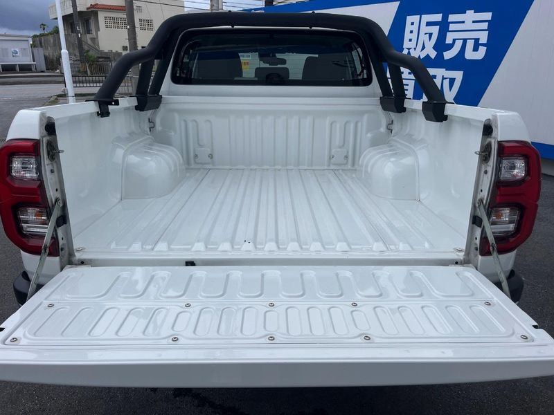 2023 Toyota Hilux 3DF-GUN125 (UW-6a7be395ee52e)[28]