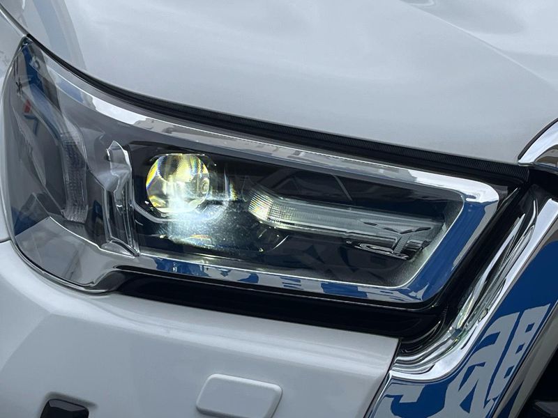 2023 Toyota Hilux 3DF-GUN125 (UW-6a7be395ee52e)[8]