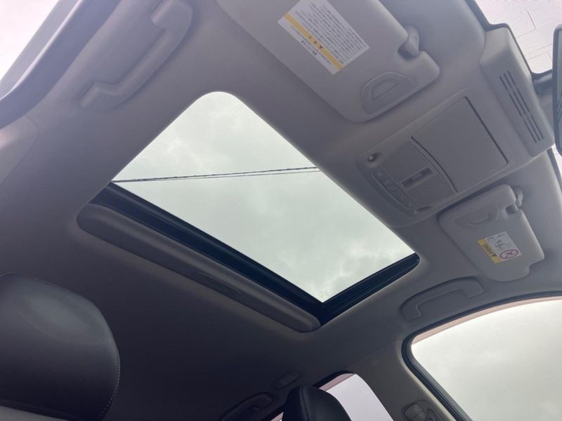 2014 Nissan Skyline DAA-HV37 (UW-6a7be3c2d4f09)[12]