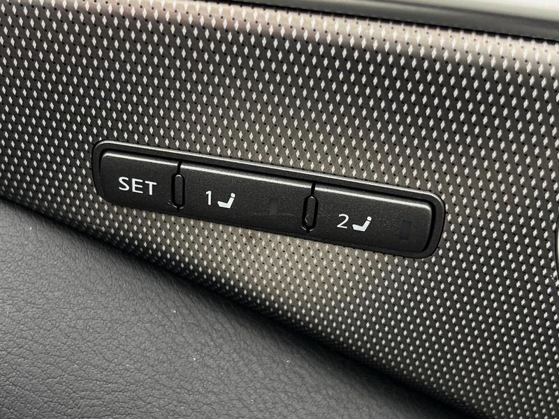 2014 Nissan Skyline DAA-HV37 (UW-6a7be3c2e299d)[11]