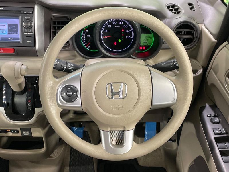 2017 Honda N-BOX DBA-JF1 (UW-6a7be3e0e4b67)[24]