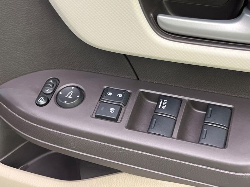 2018 Honda N-BOX DBA-JF3 (UW-6a7be3eb56294)[5]