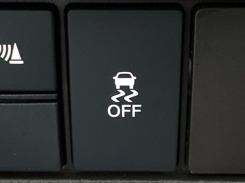 2023 Honda N-BOX 6BA-JF3 (UW-6a7be404bf7f4)[24]