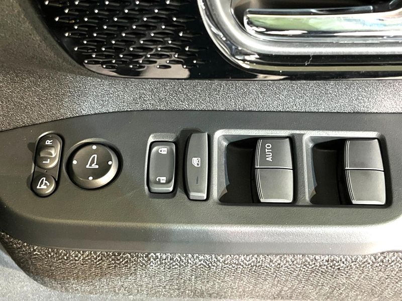 2026 Honda N-BOX CUSTOM 6BA-JF5 (UW-6a7be414a3d84)[8]