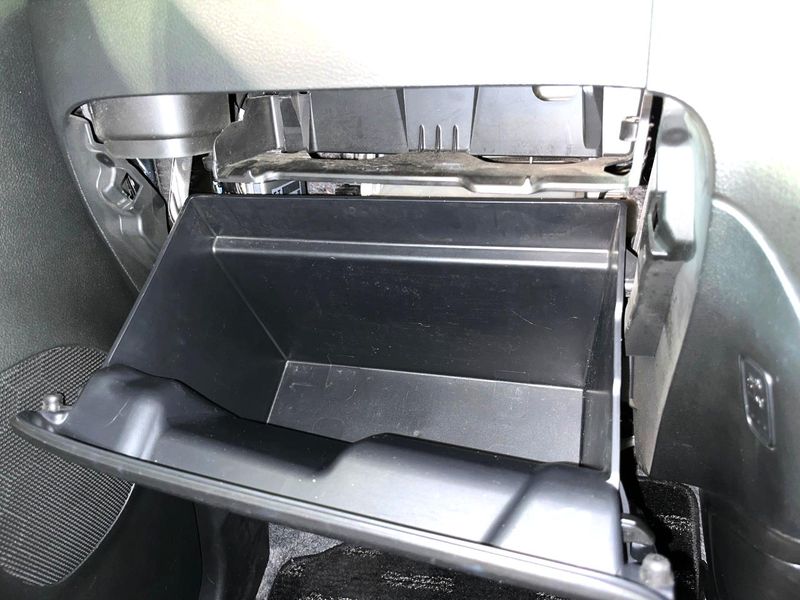 2017 Suzuki Spacia Custom Z DAA-MK42S (UW-6a7be4e459278)[21]