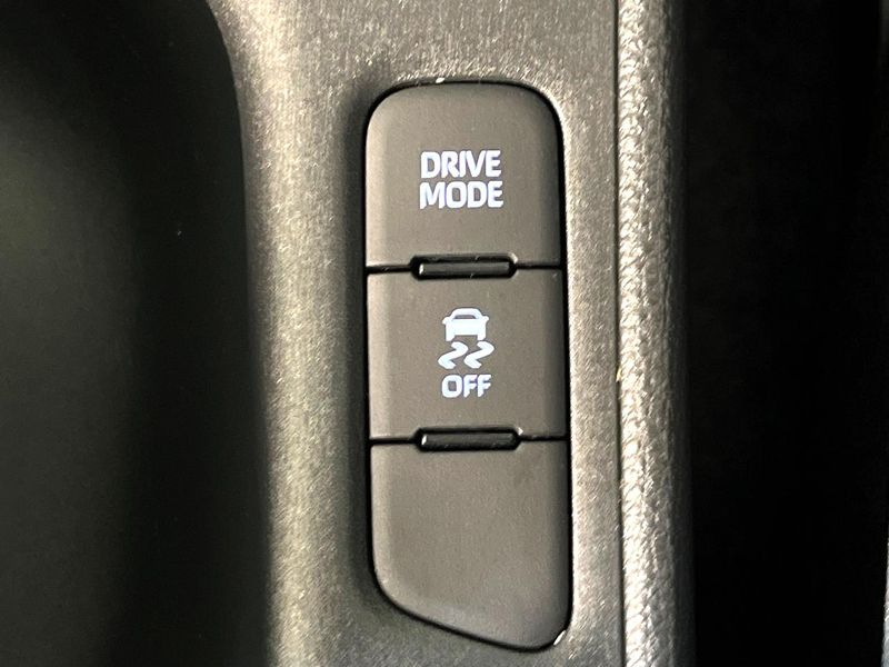 2021 Toyota Yaris 5BA-MXPA10 (UW-6a7be5333b89a)[17]