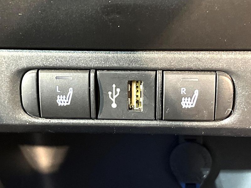 2021 Toyota Yaris 5BA-MXPA10 (UW-6a7be5333b89a)[15]
