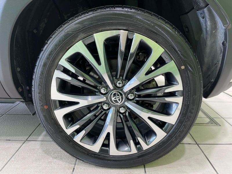 2023 Toyota Yaris Cross 6AA-MXPJ15 (UW-6a7be546cea4b)[7]