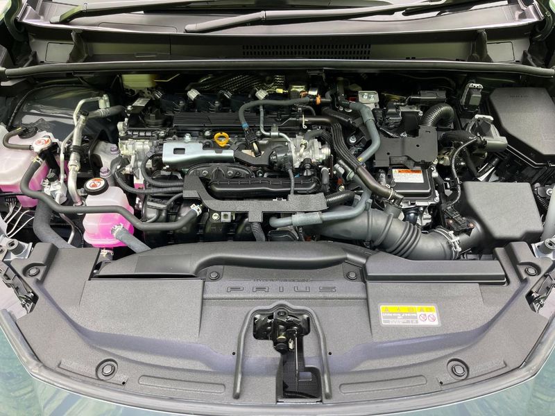2025 Toyota Prius 6AA-MXWH60 (UW-6a7be569160fc)[4]