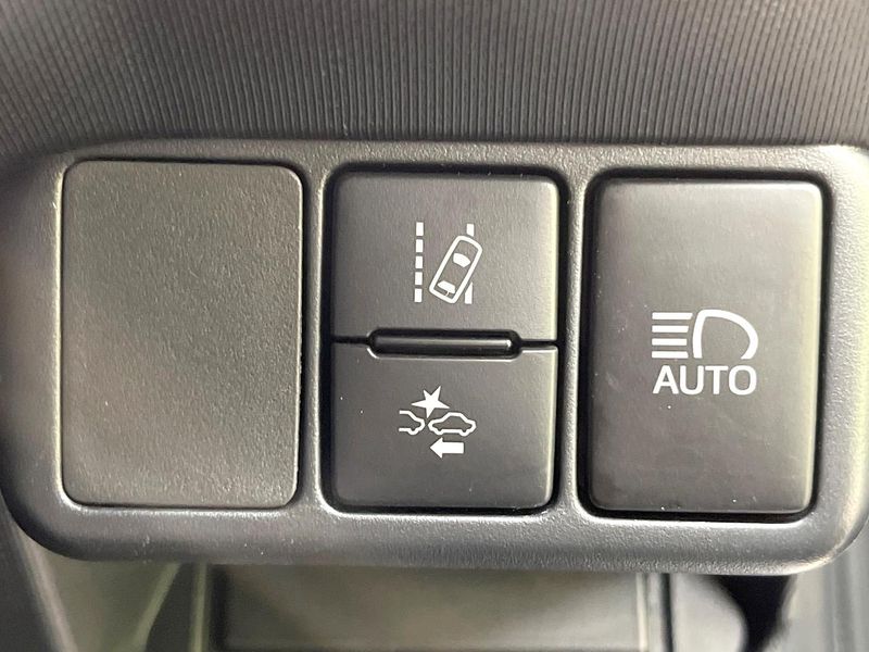 2018 Toyota Aqua DAA-NHP10 (UW-6a7be5893f0f9)[14]