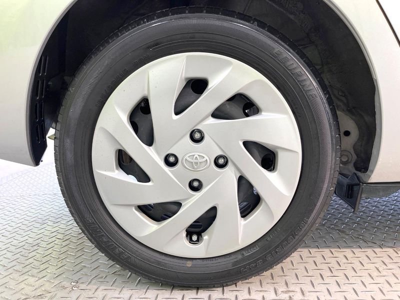 2018 Toyota Aqua DAA-NHP10 (UW-6a7be5893f0f9)[11]