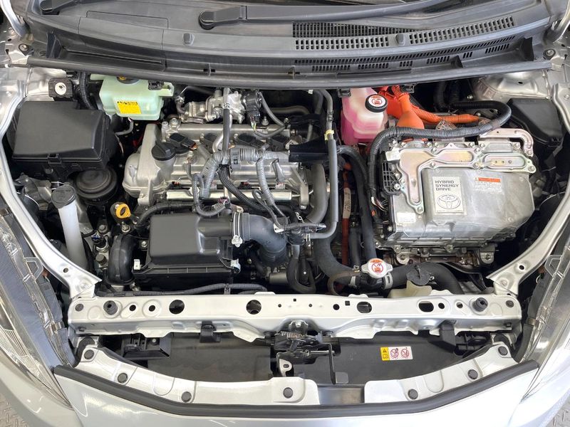 2018 Toyota Aqua DAA-NHP10 (UW-6a7be5893f0f9)[5]
