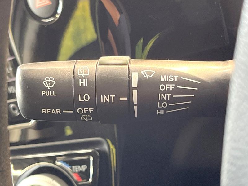 2018 Toyota Aqua DAA-NHP10 (UW-6a7be5893f0f9)[27]