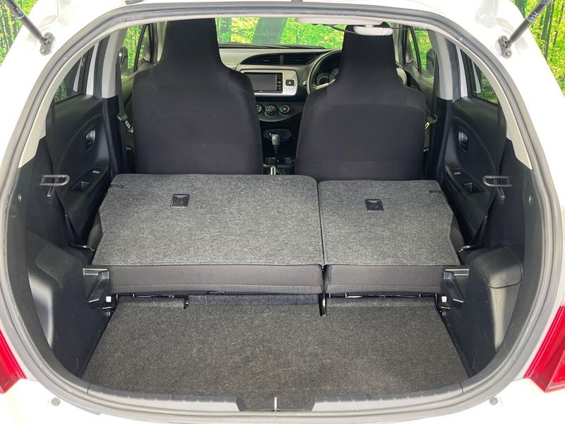 2015 Toyota Vitz DBA-NSP130 (UW-6a7be5917d465)[13]
