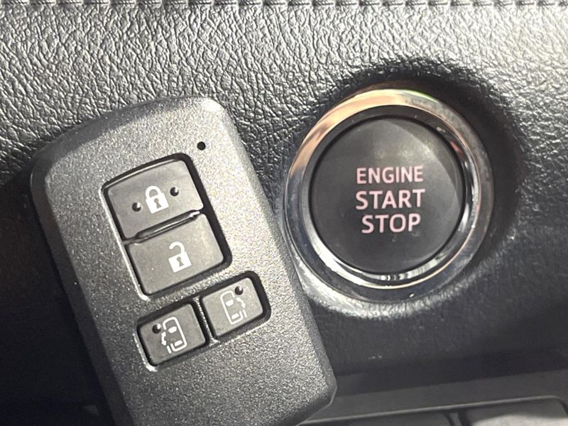 2016 Toyota Sienta DBA-NSP170G (UW-6a7be594e2685)[10]