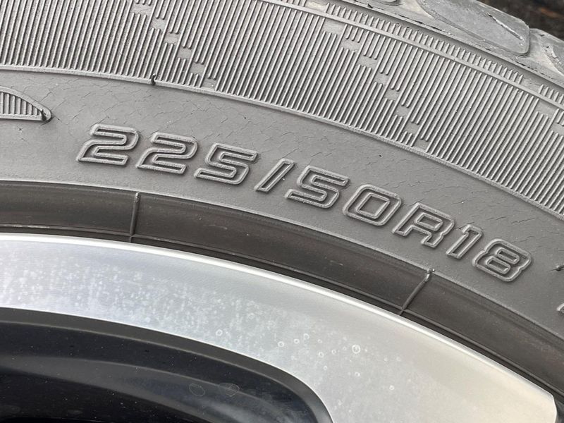2017 Honda Vezel DAA-RU3 (UW-6a7be5b6be153)[20]
