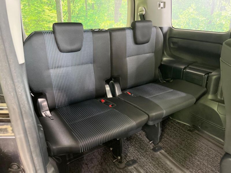 2017 Toyota Noah DBA-ZRR80W (UW-6a7be642e544f)[8]