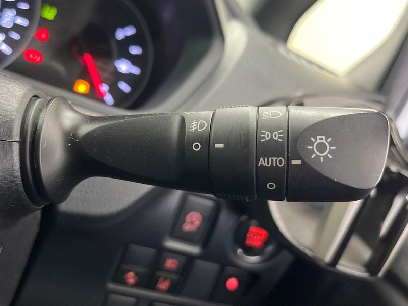 2018 Toyota Noah DBA-ZRR80W (UW-6a7be647ba518)[27]