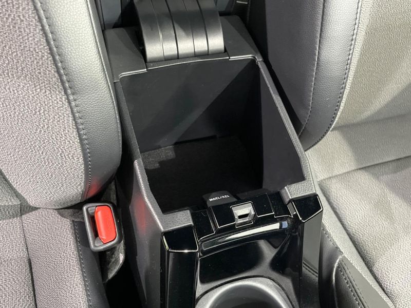 2023 Toyota Corolla Cross 6AA-ZVG16 (UW-6a7be660c99b6)[22]